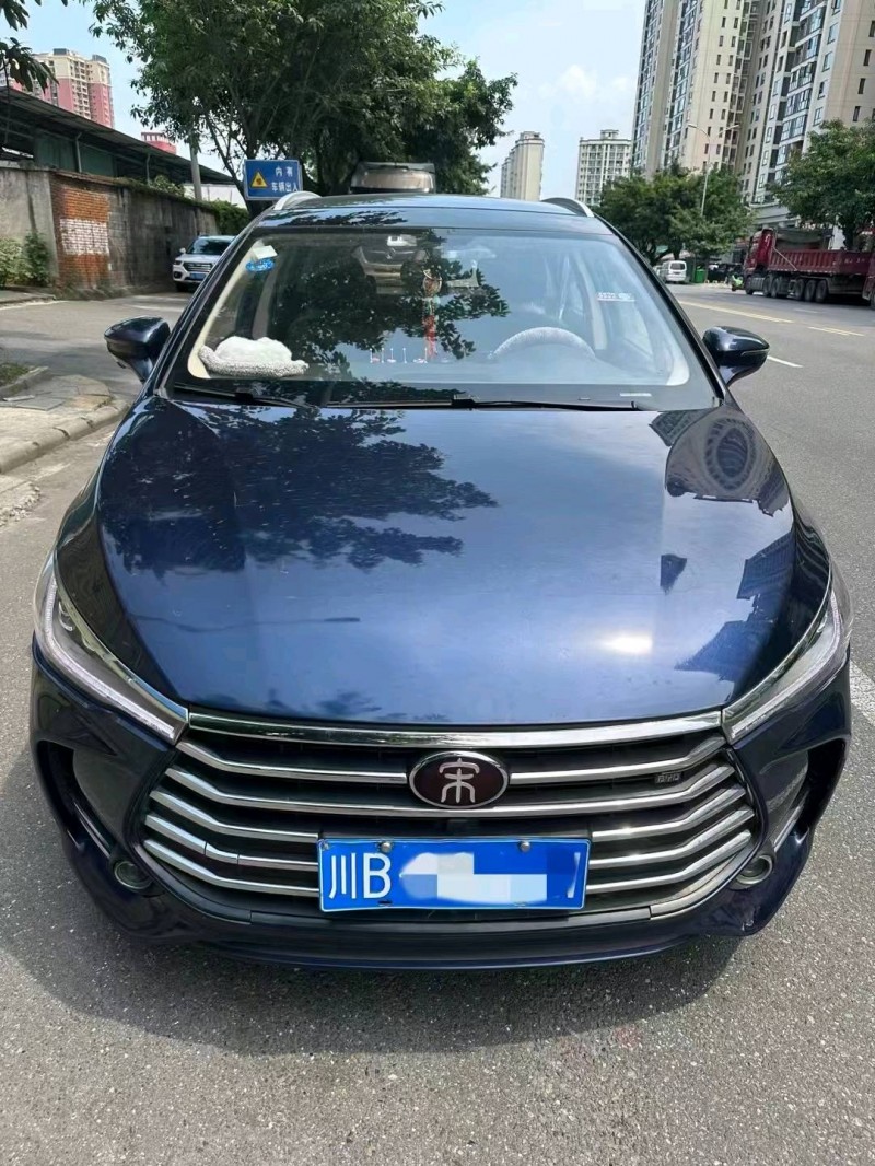 成都18年比亞迪宋MAX1