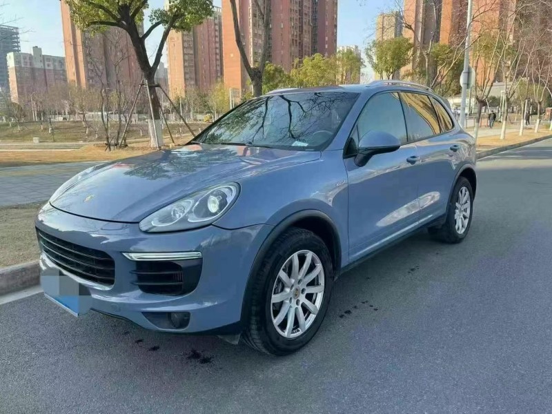 武汉17年保时捷卡宴2