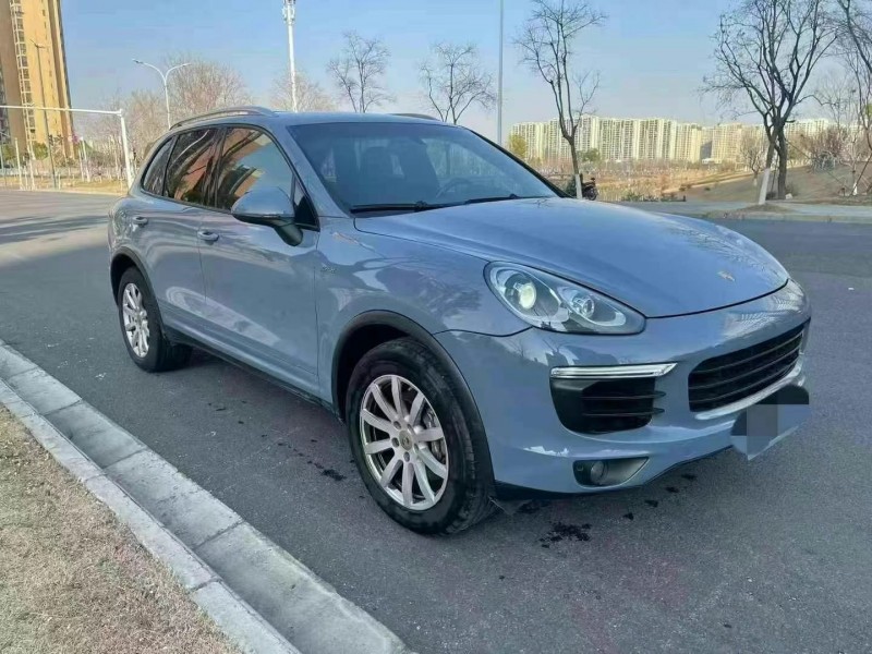 武汉17年保时捷卡宴3