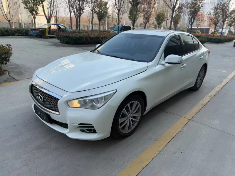 濟寧16年英菲尼迪Q50L3