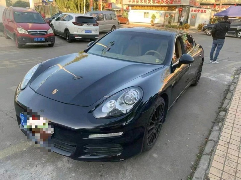广州14年保时捷帕拉梅拉1