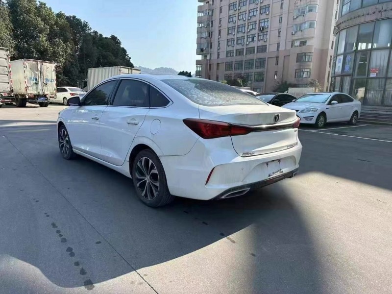 杭州21年長安汽車逸動8