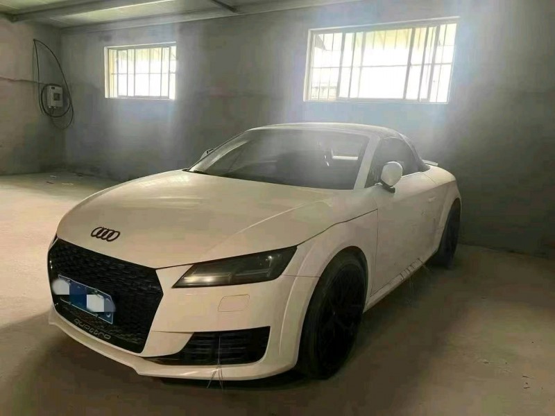 青岛17年奥迪TT1