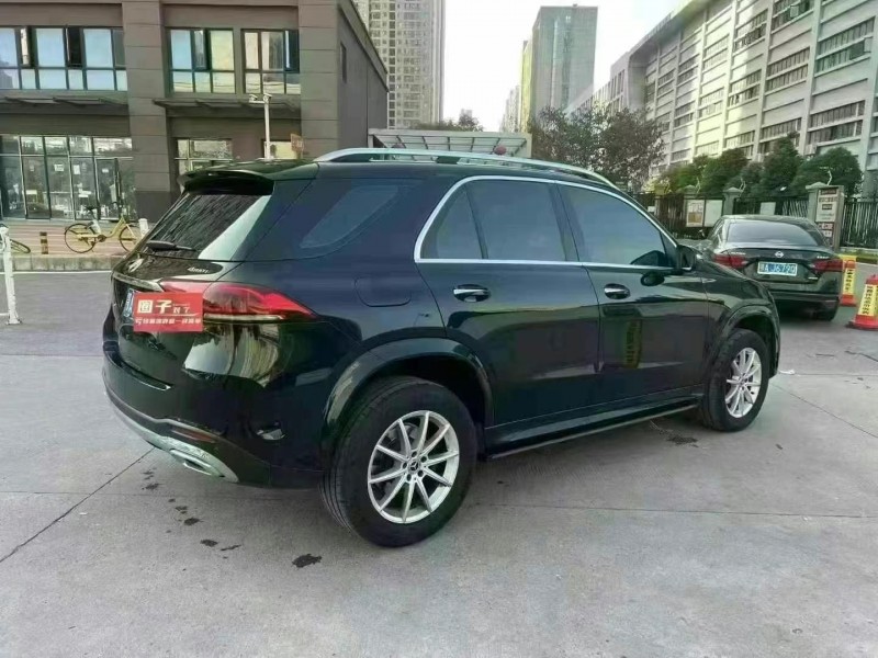 广州19年奔驰GLE8