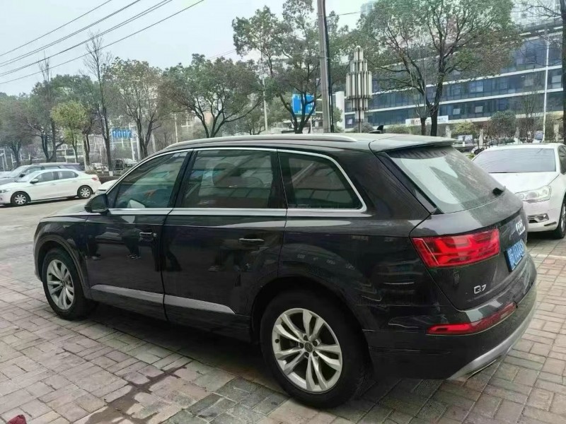 武汉17年奥迪Q78