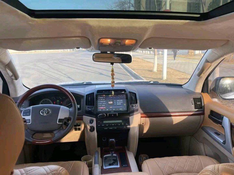 武汉16年丰田兰德酷路泽8