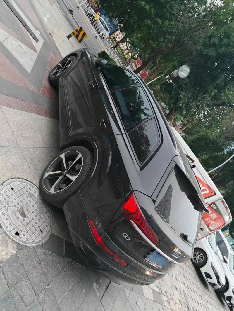 臨沂21年奧迪Q78