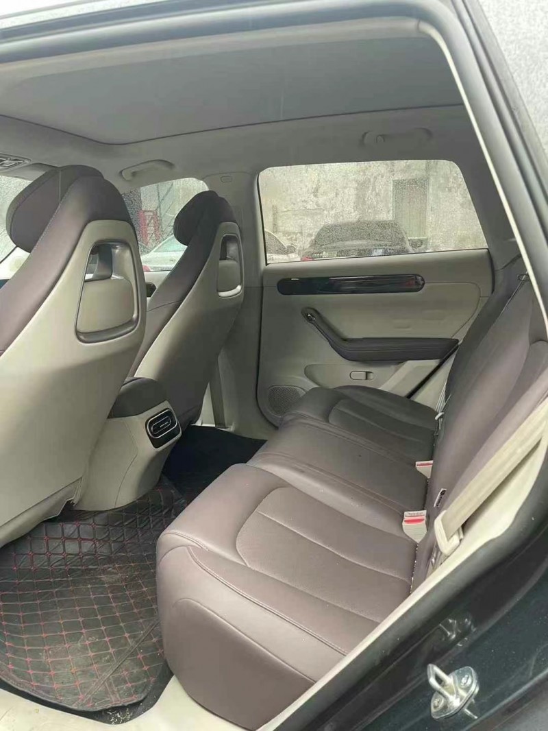 陽江23年零跑汽車C117