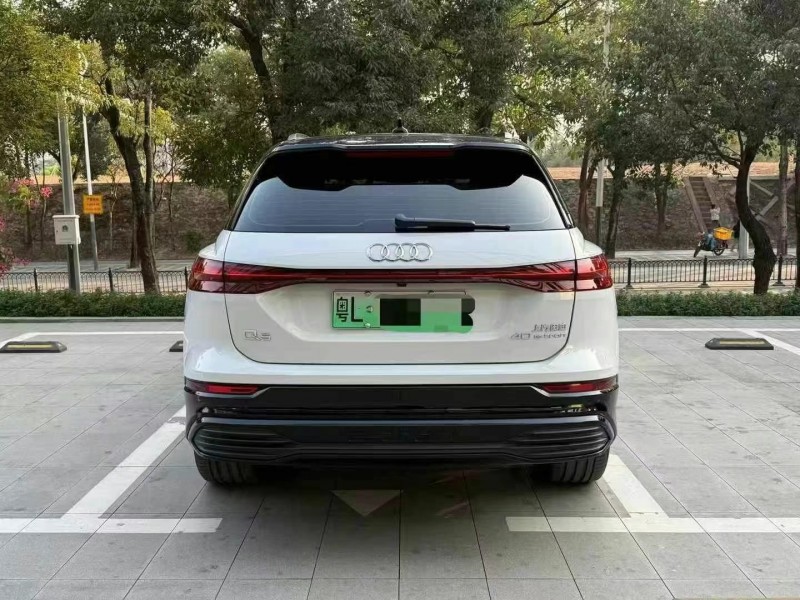 广州22年奥迪Q59