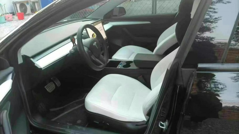 南寧23年特斯拉MODEL 36