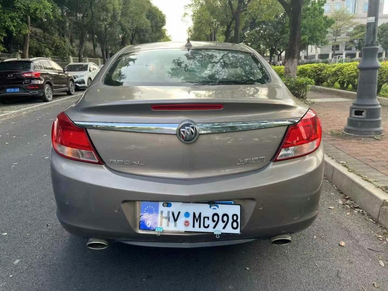 东莞11年别克君威9