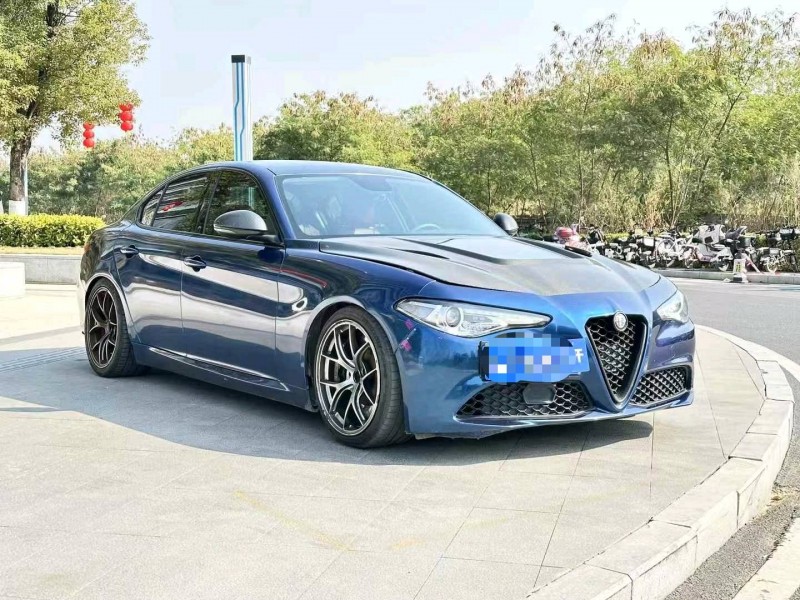 广州18年阿尔法·罗密欧Giulia3