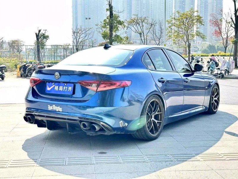广州18年阿尔法·罗密欧Giulia6
