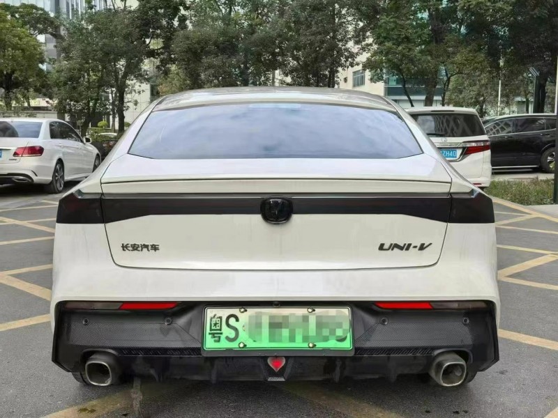 深圳23年長安汽車UNI8