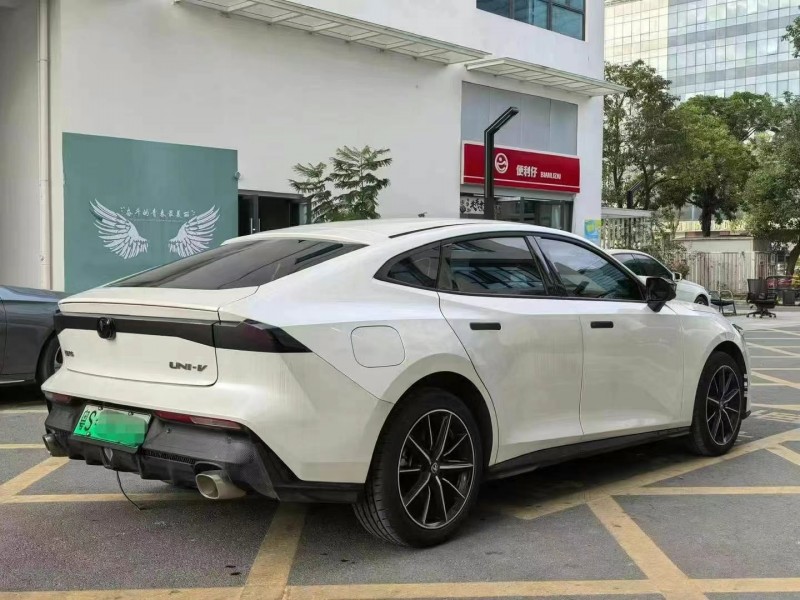 深圳23年長安汽車UNI9