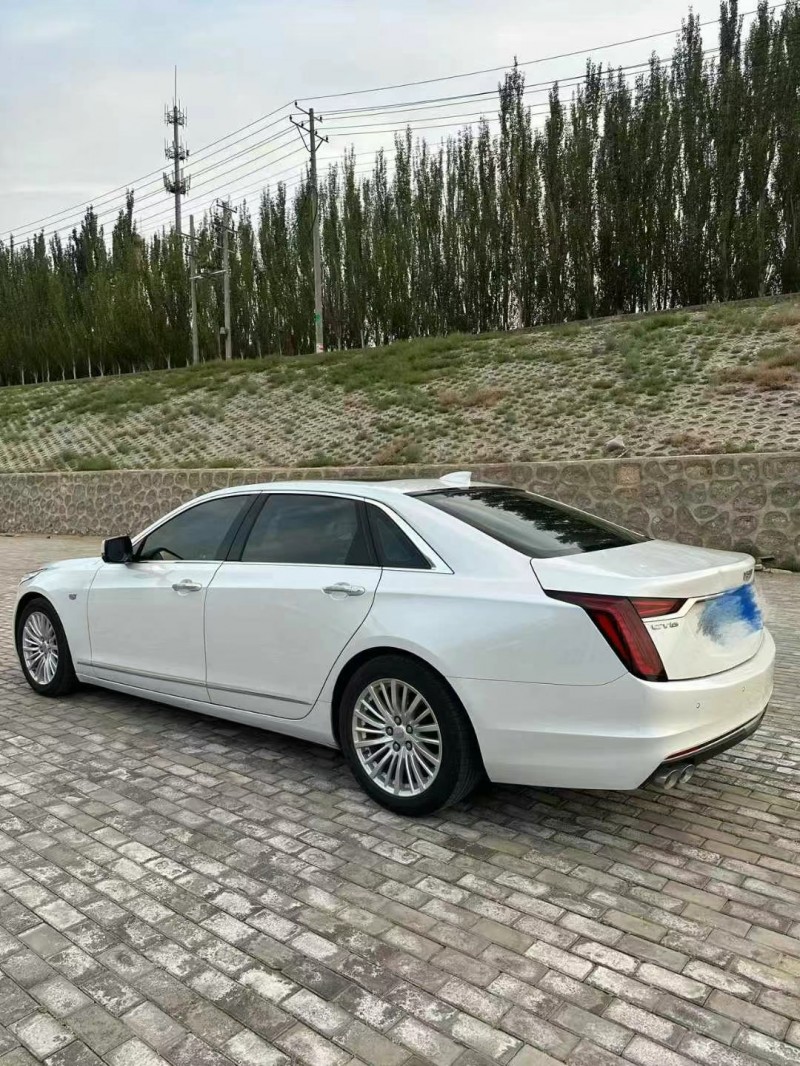 烏海21年凱迪拉克CT64