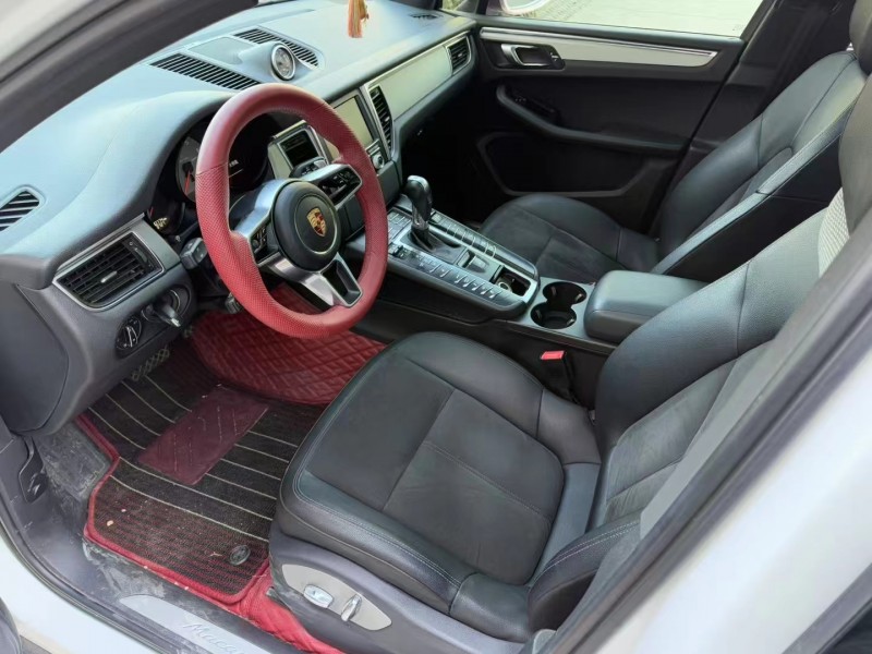 济宁14年保时捷Macan4