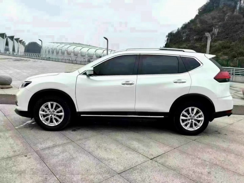 貴陽19年日產奇駿7