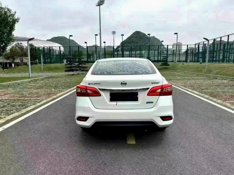 貴陽18年日產軒逸5