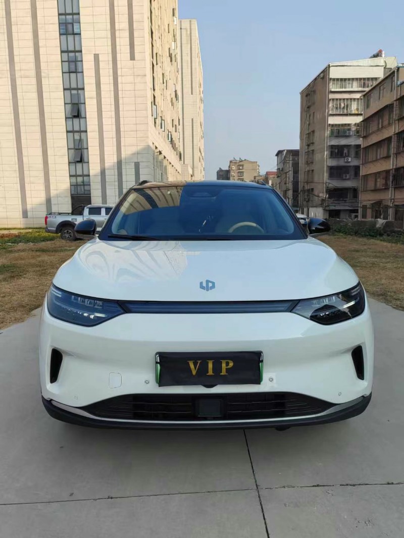 襄陽22年零跑汽車C111