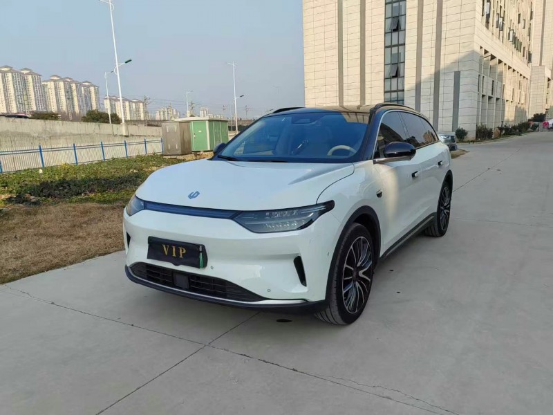 襄陽22年零跑汽車C112
