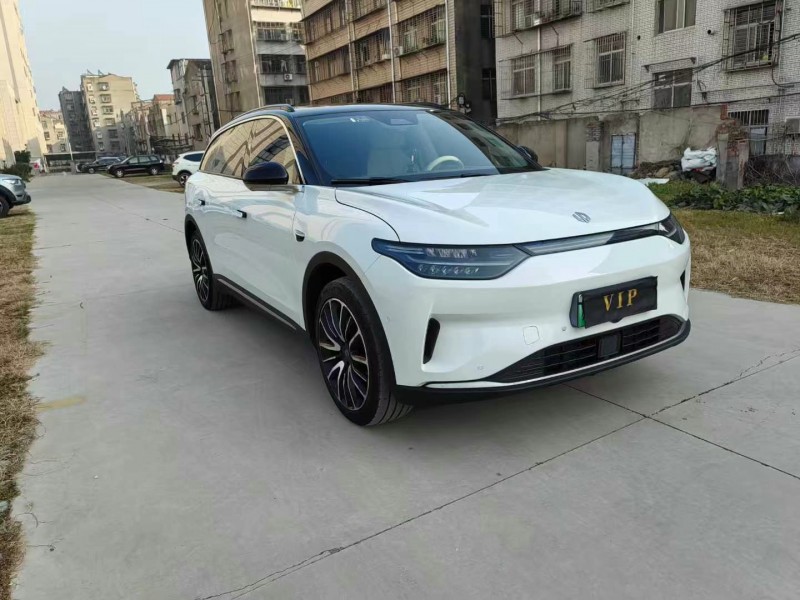 襄陽22年零跑汽車C113