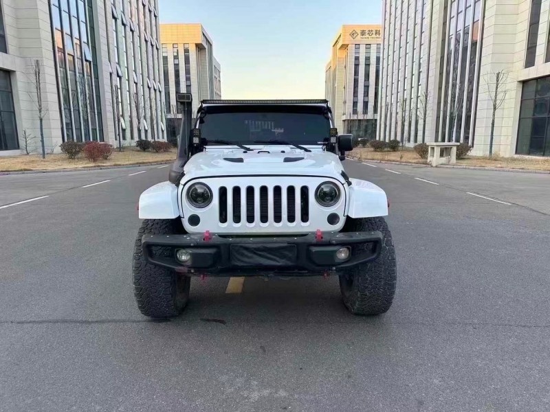 濟南17年Jeep牧馬人1