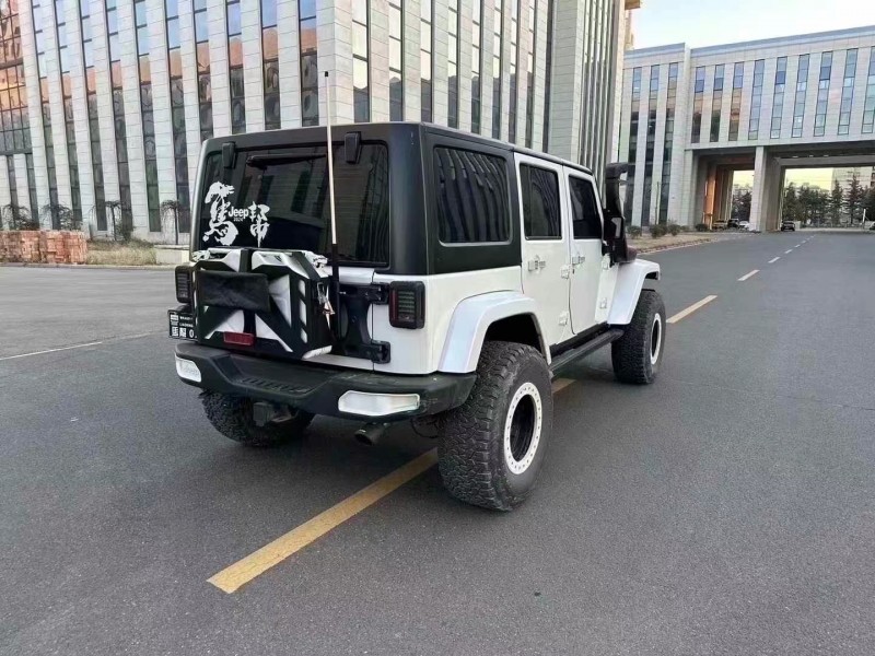 濟南17年Jeep牧馬人7