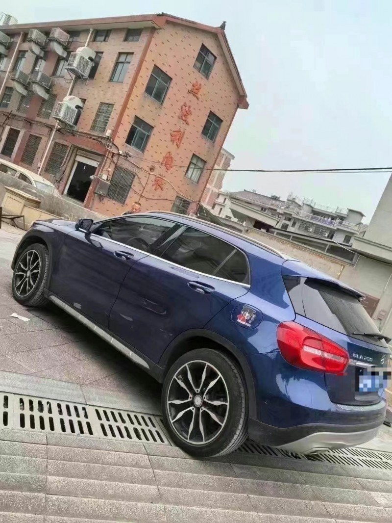 菏泽16年奔驰GLA8