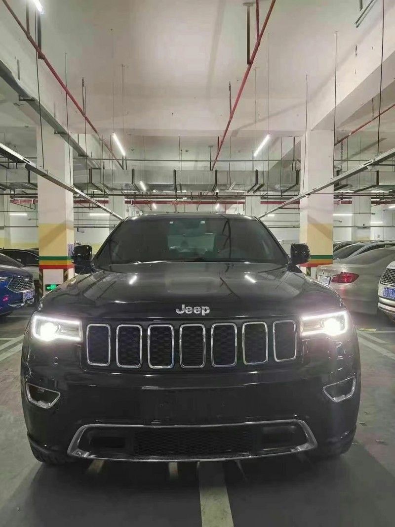 重慶18年Jeep大切諾基1