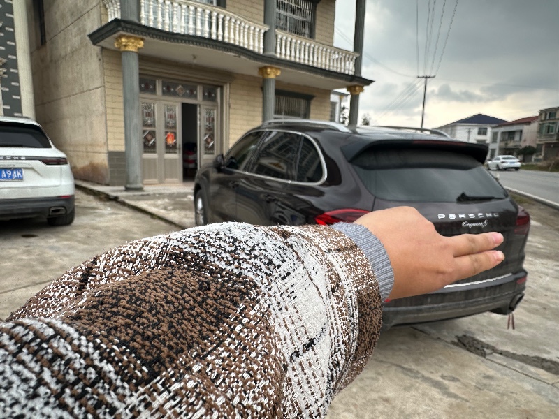 东莞17年保时捷卡宴4