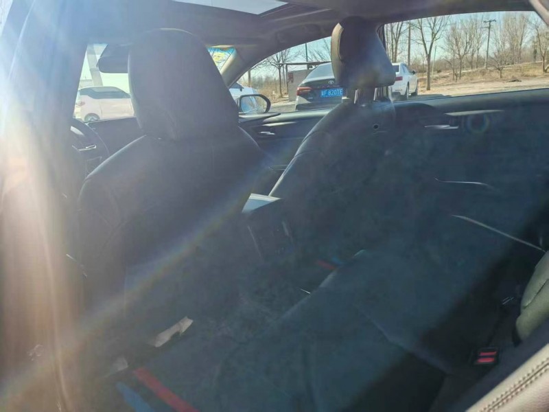 保定21年丰田亚洲龙6