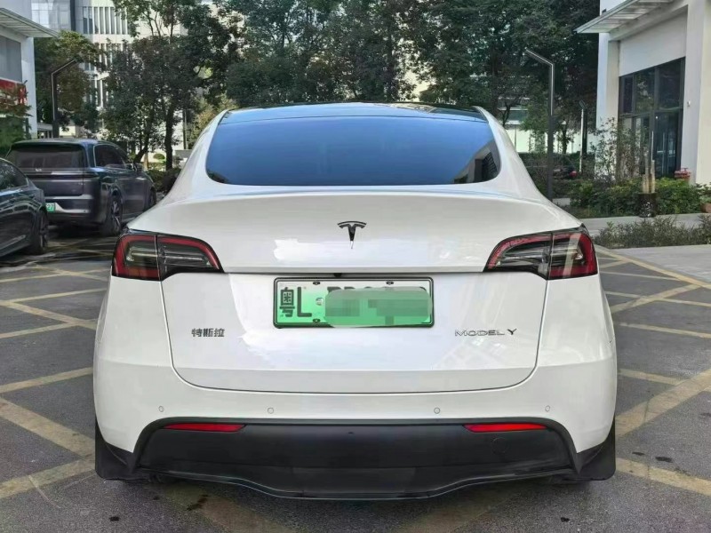 深圳22年特斯拉MODEL Y7