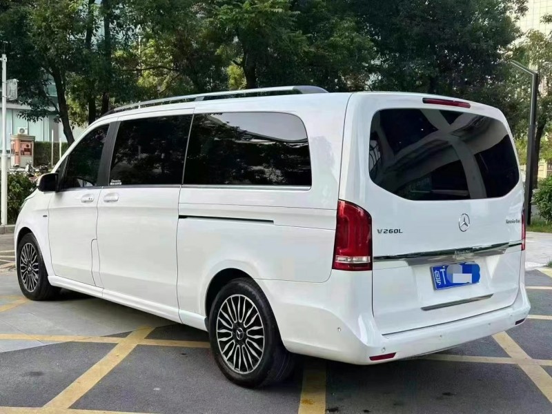深圳18年奔馳V8