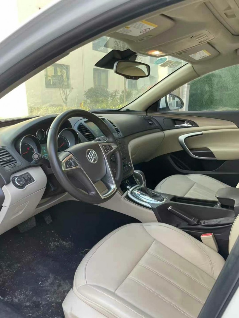 徐州12年别克君威8