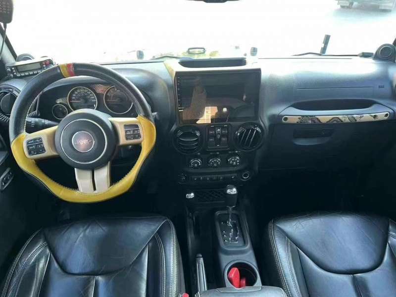 鄭州15年Jeep牧馬人6