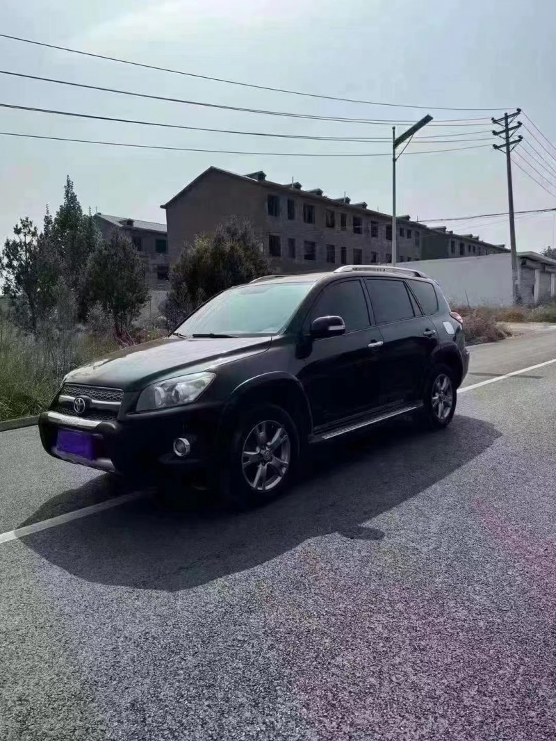 邯鄲13年豐田RAV42