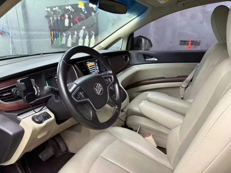 青岛18年别克GL85