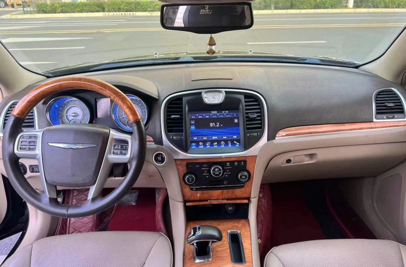 鄭州14年克萊斯勒300C4