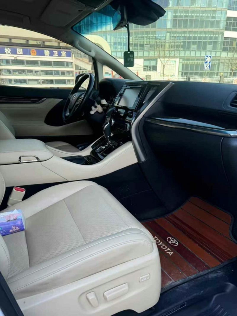 保定19年丰田埃尔法5