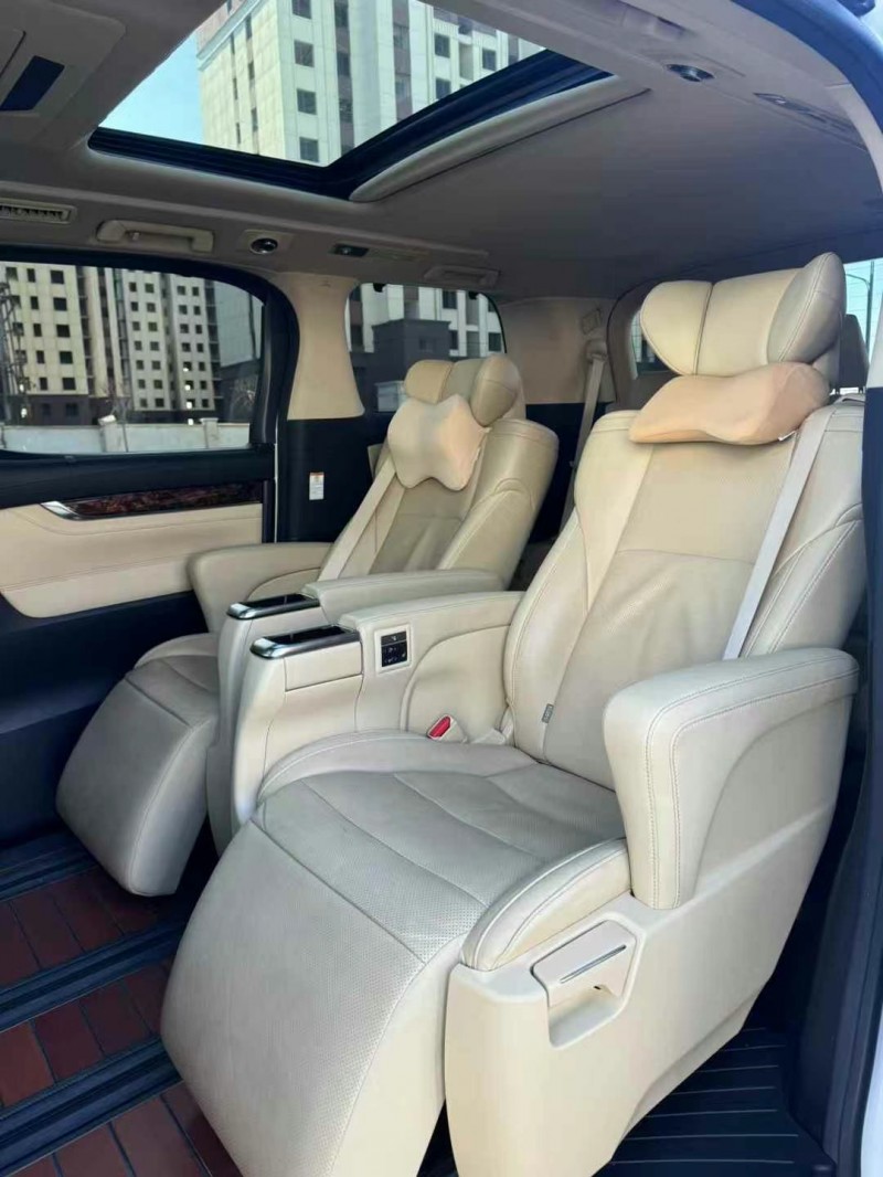 保定19年丰田埃尔法7