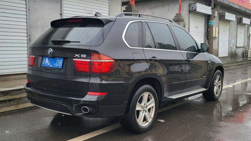 保定12年宝马X58