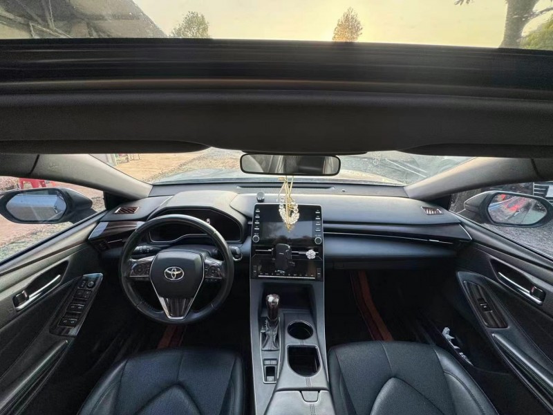 广州20年丰田亚洲龙7