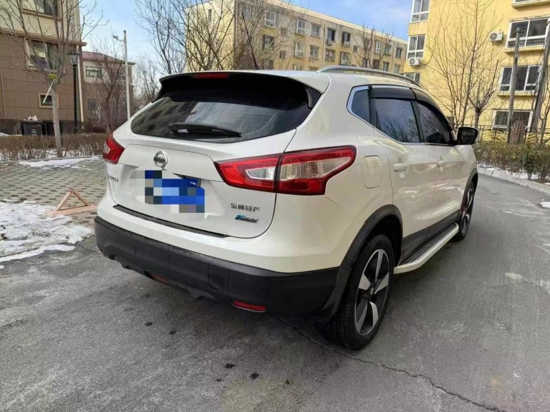 保定19年日产逍客8