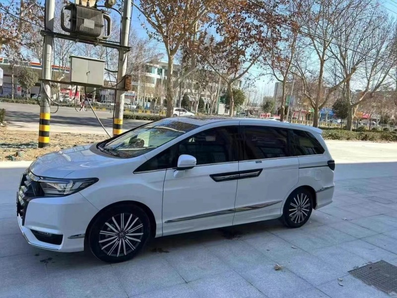 济宁22年本田艾力绅2