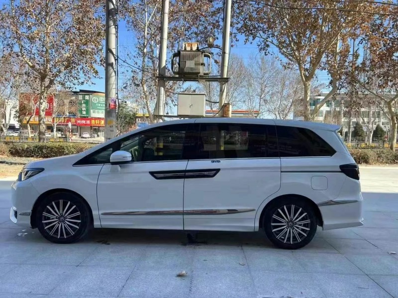 济宁22年本田艾力绅8