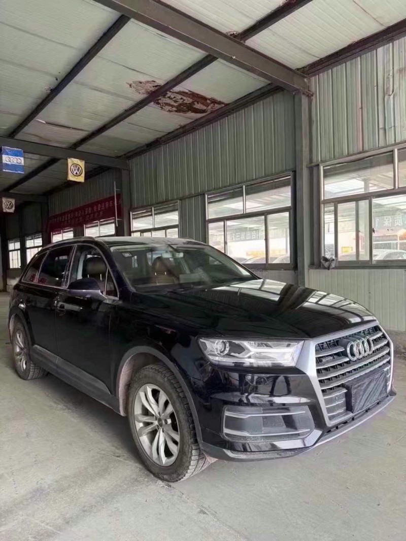 济宁16年奥迪Q73