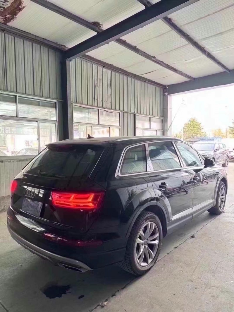 济宁16年奥迪Q77