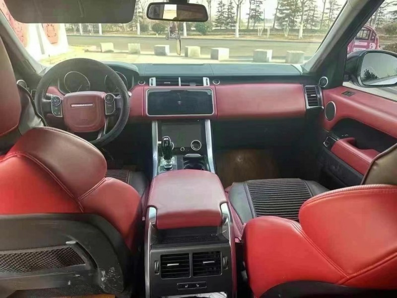 青岛16年路虎揽胜运动4