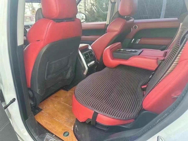 青岛16年路虎揽胜运动6